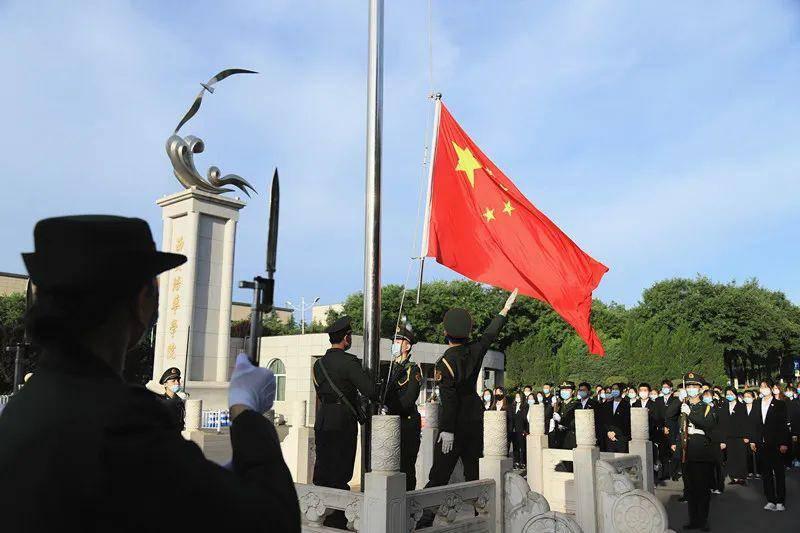 你希望高铁小推车上增加哪些售卖东西？游戏画面